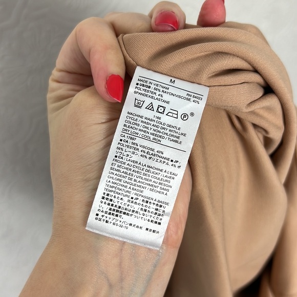 Banana Republic Bodysuit Thong Square Neck Neutral Nude Tank Top Stretchy Fitted - Picture 5 of 6